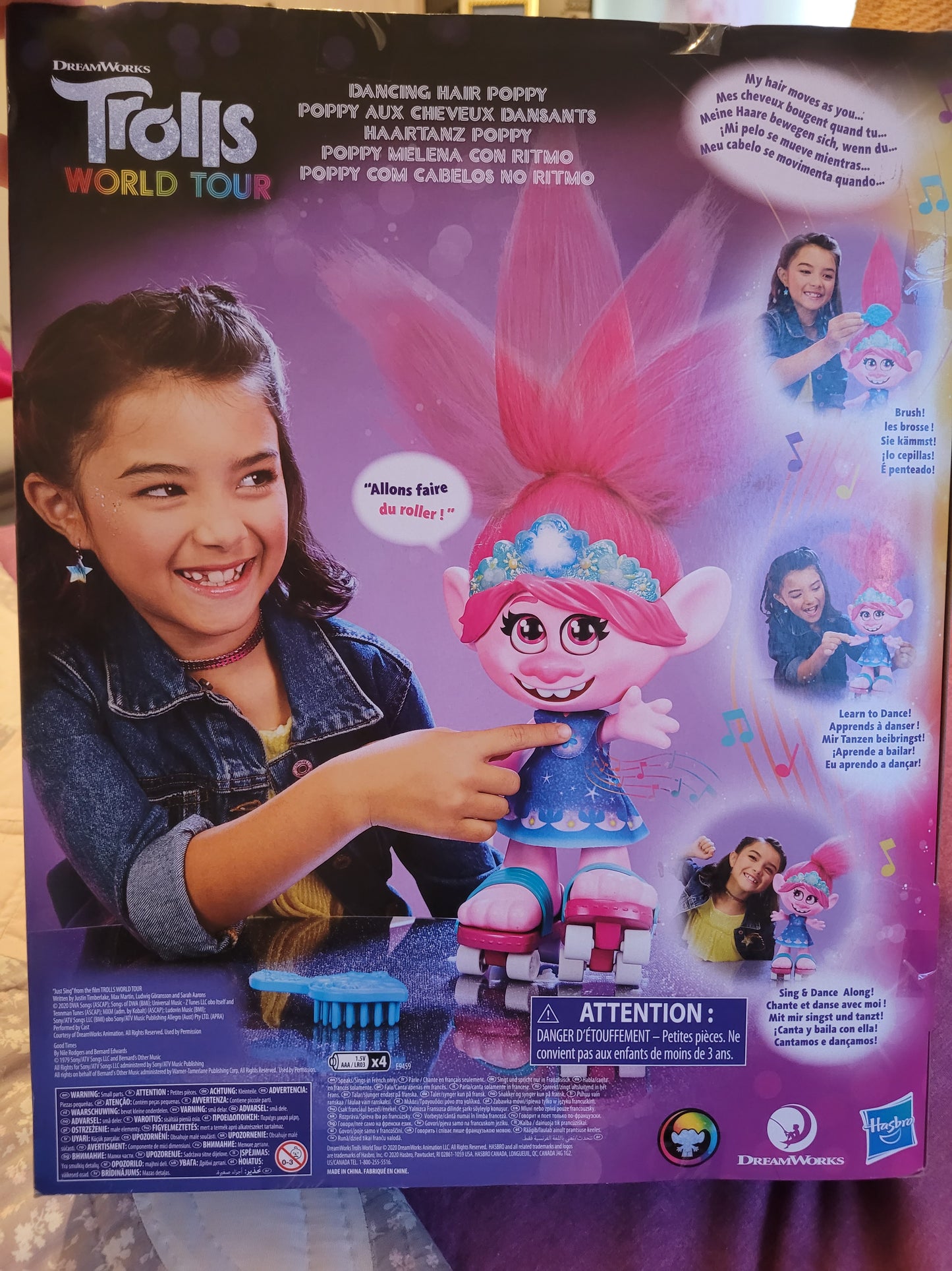 Poppy aux cheveux dansants