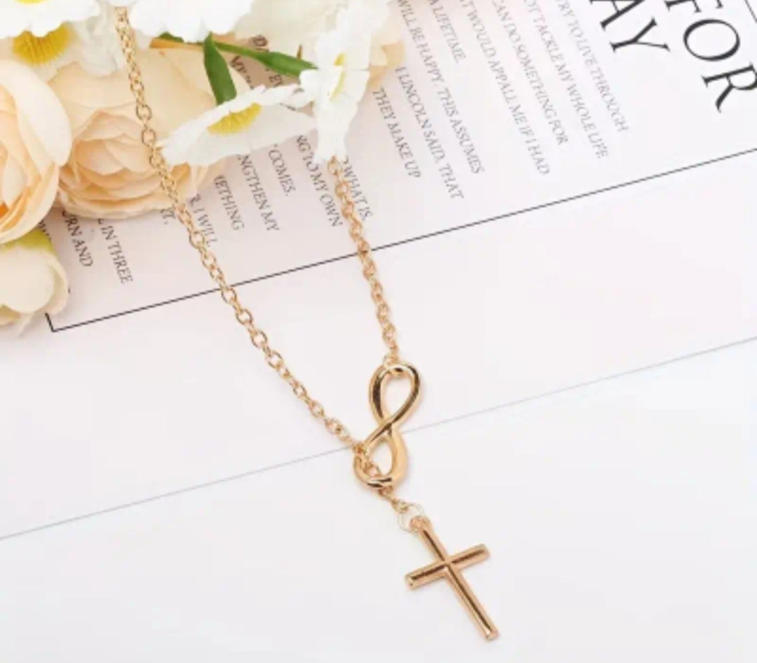 Collier Marine doré infini croix