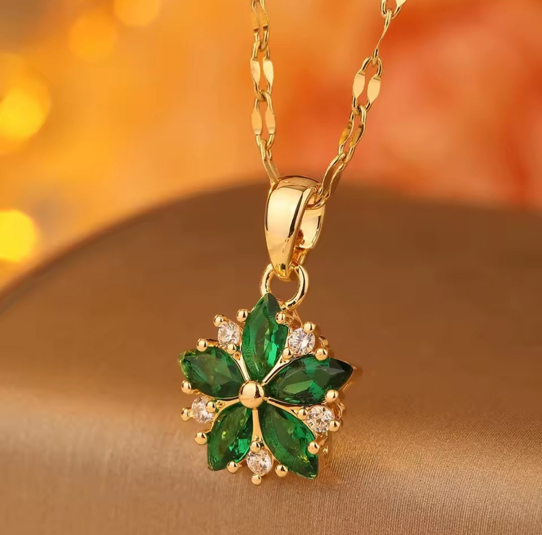 Collier Zara fleur vert