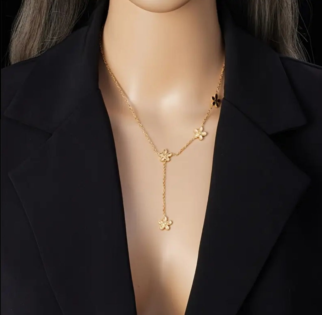 Collier Assia élégant fleur doré