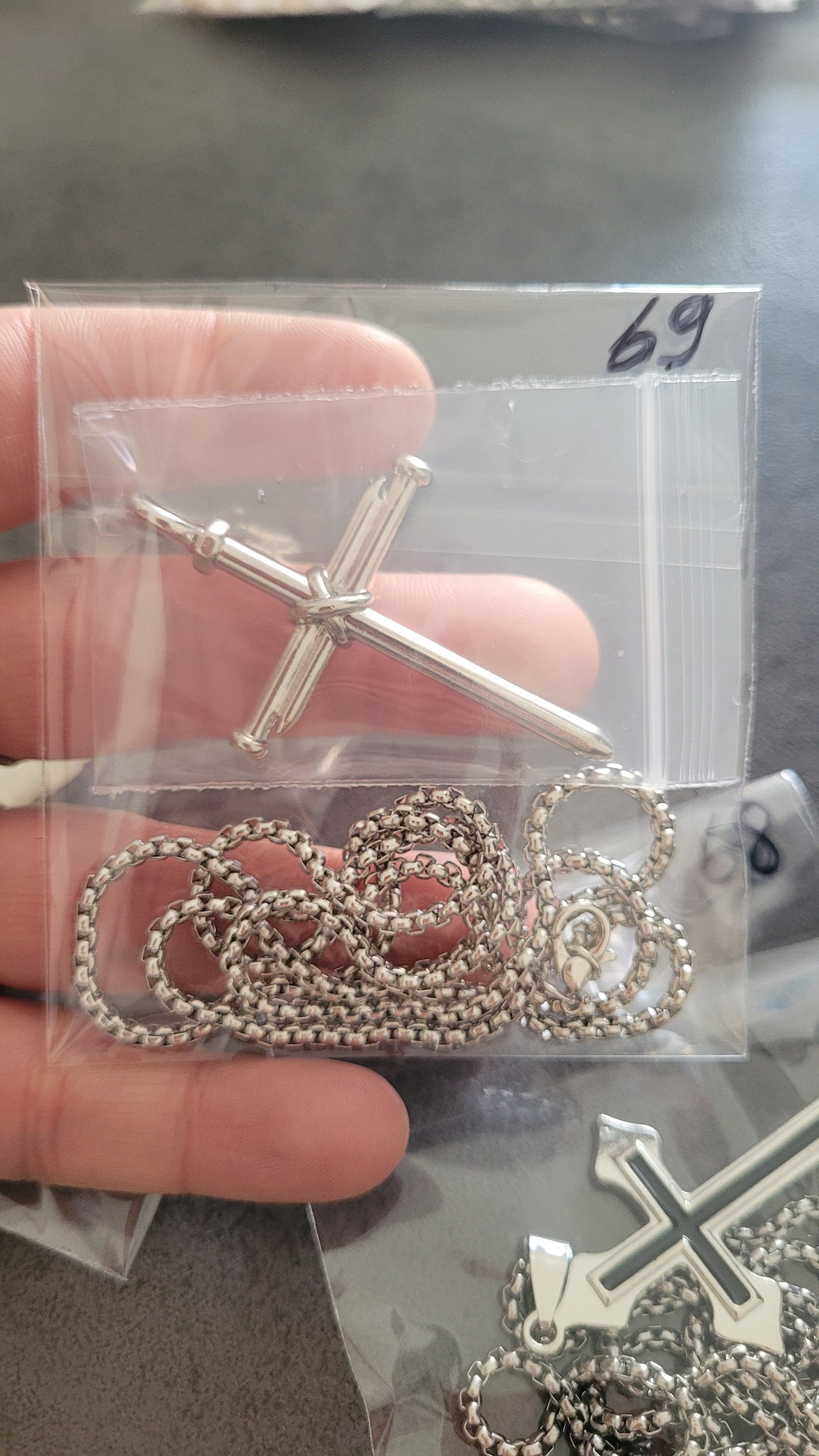 Collier croix clous argenté