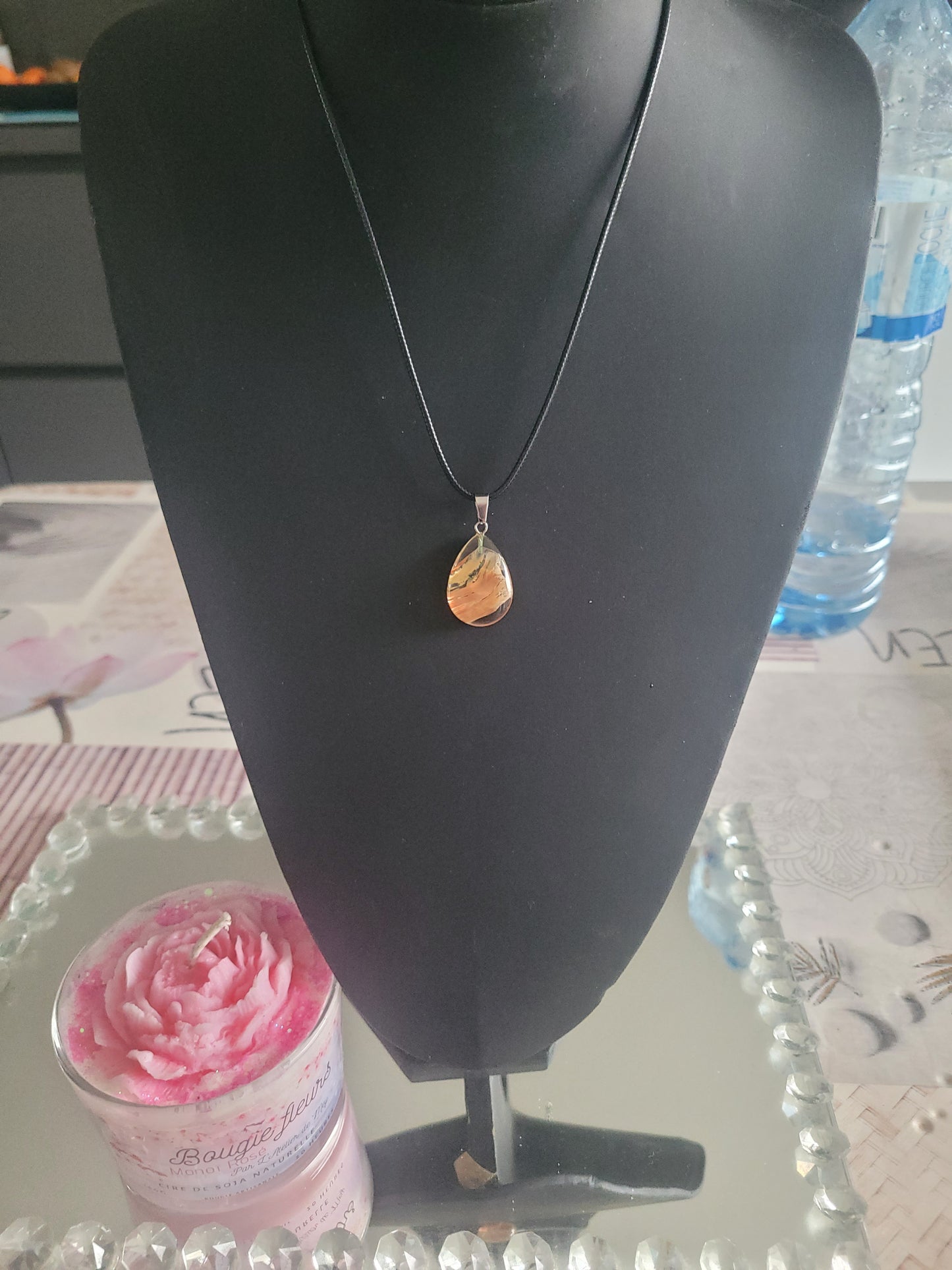 Collier en verre ovale