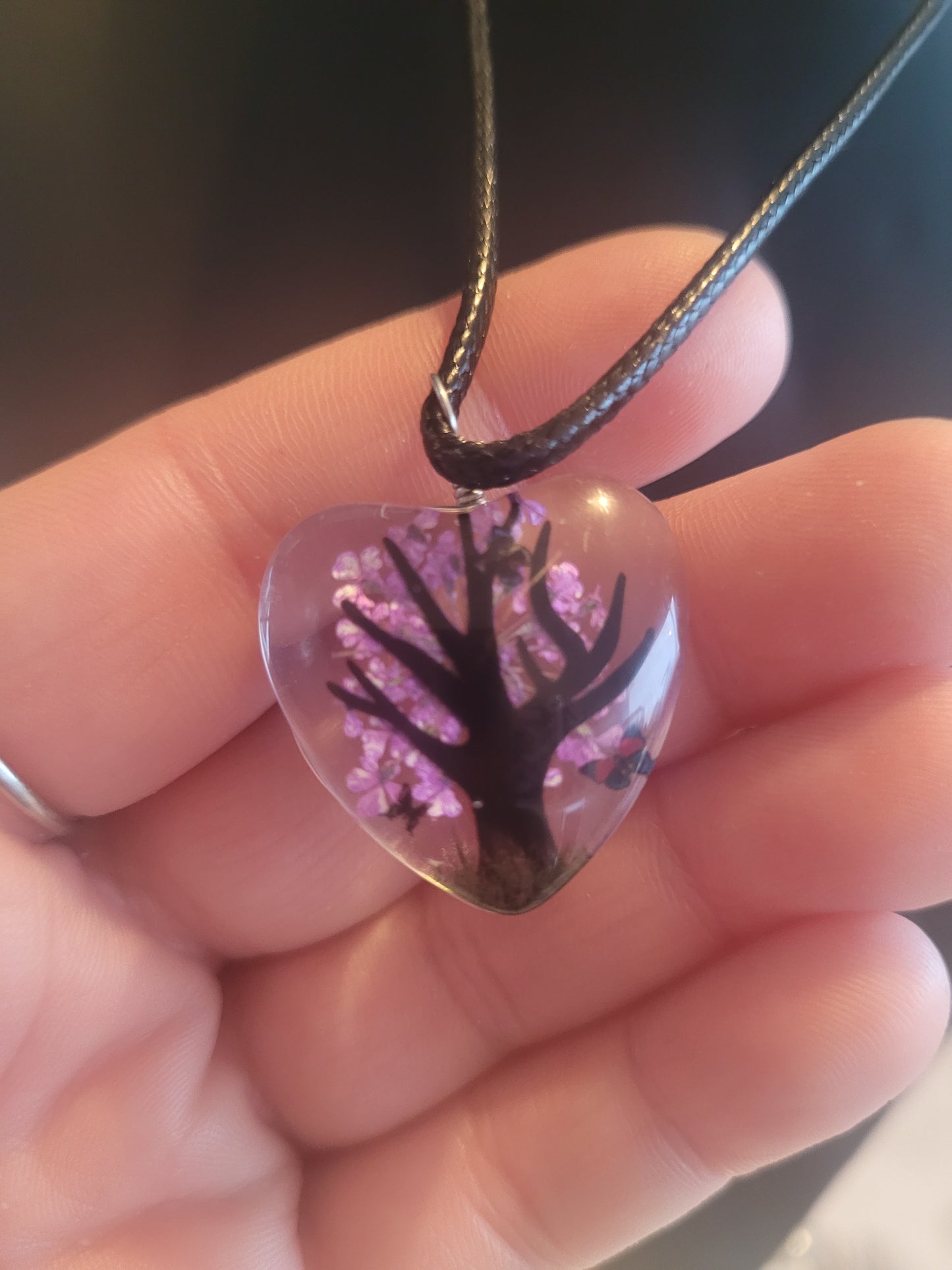 Collier coeur verre fleur violette