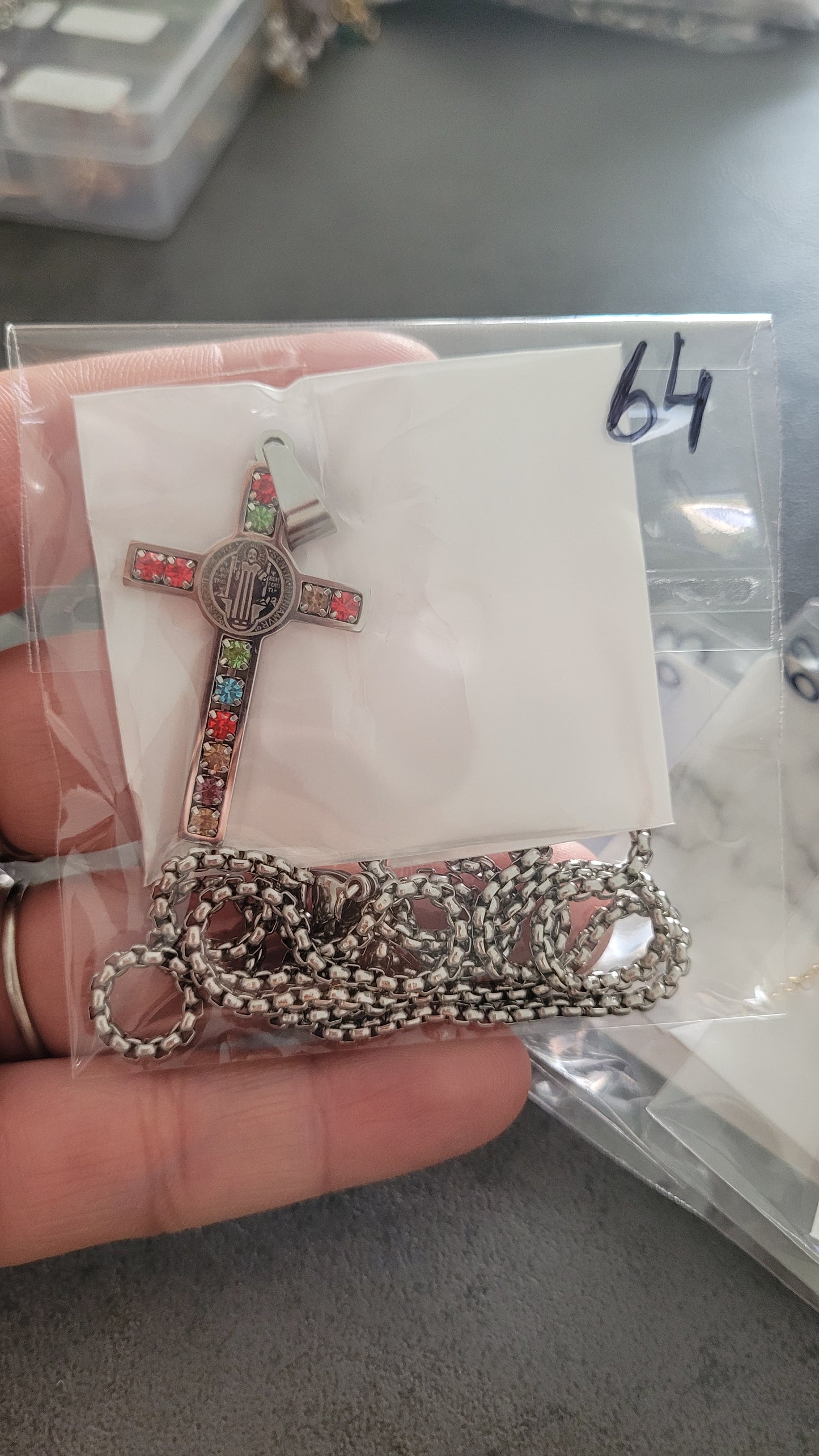 Collier Croix argenté Coloré