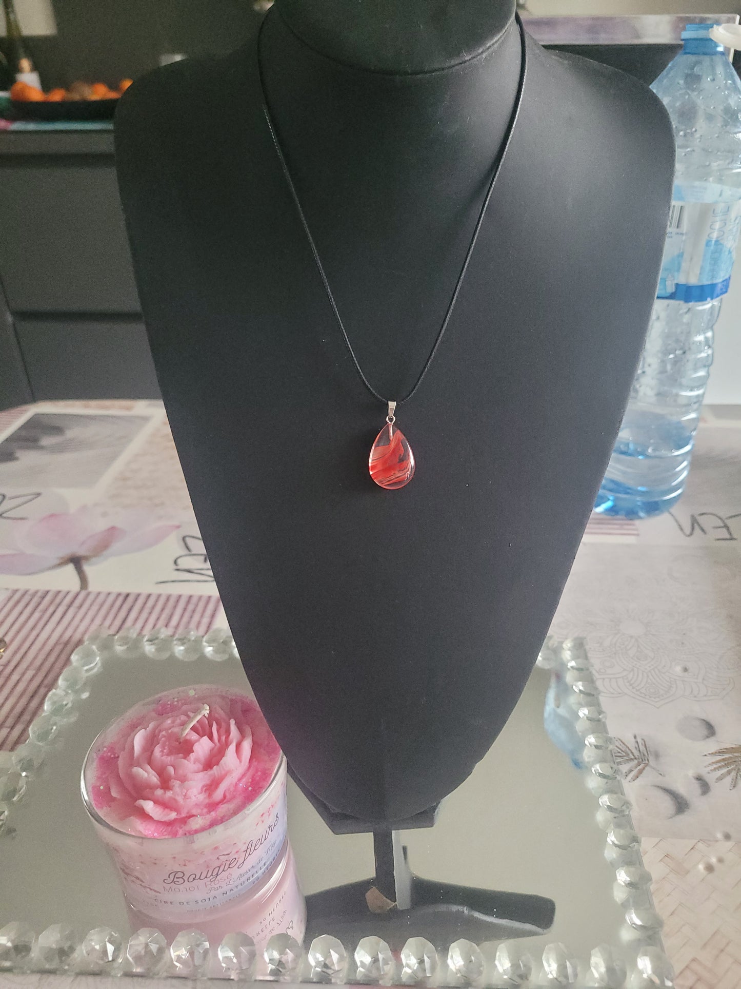 Collier en verre ovale rouge