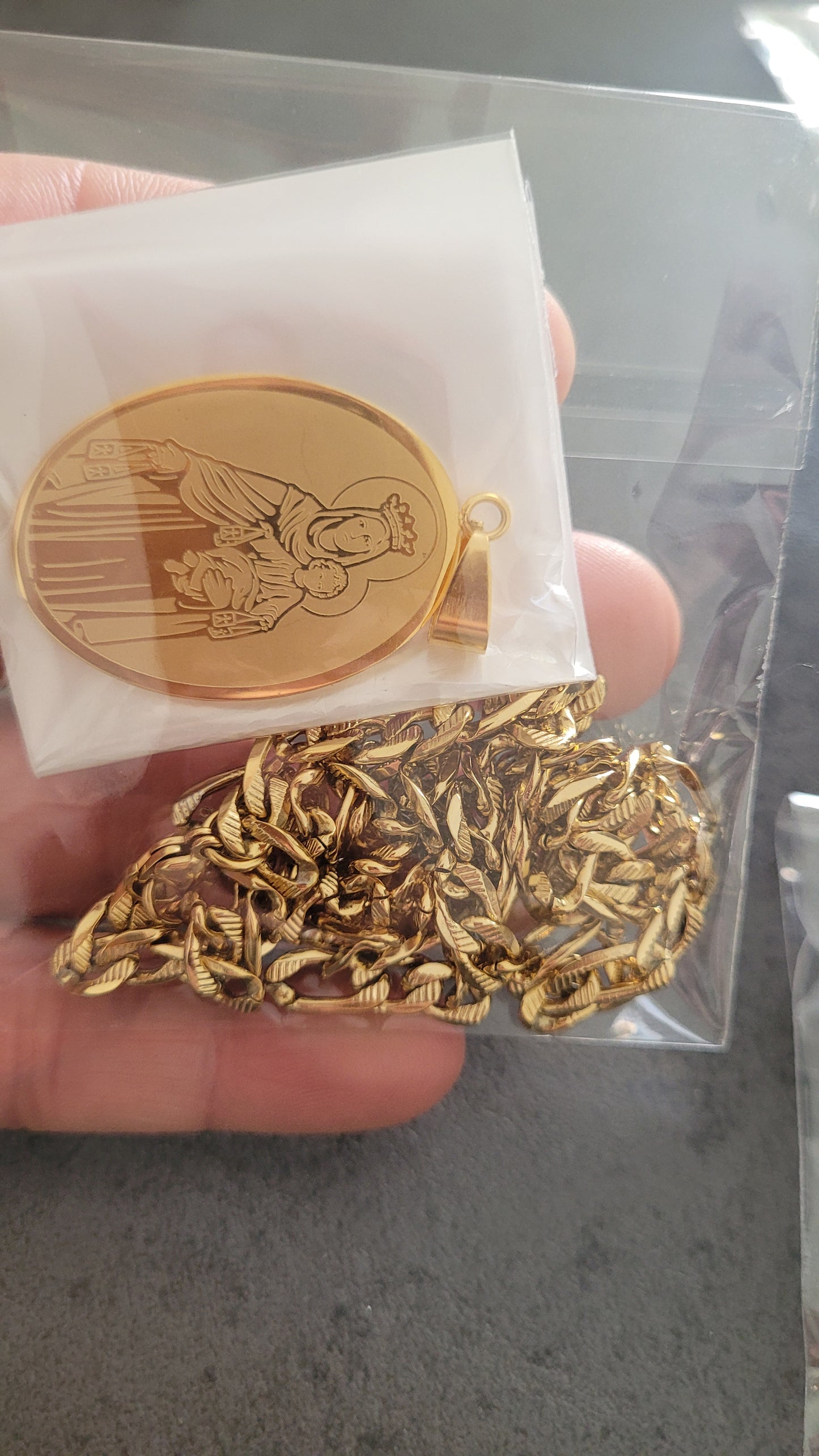 Collier Vierge Marie doré