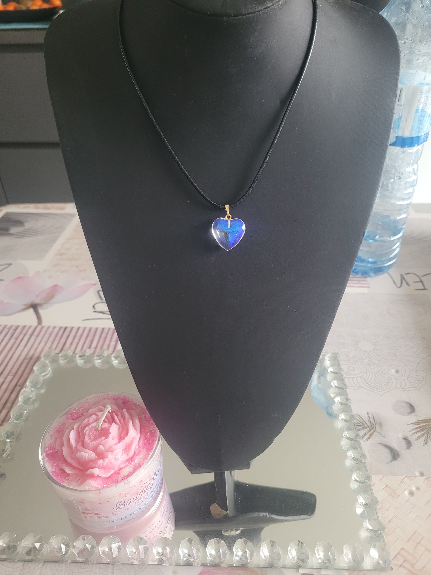 Collier coeur verre transparent reflet