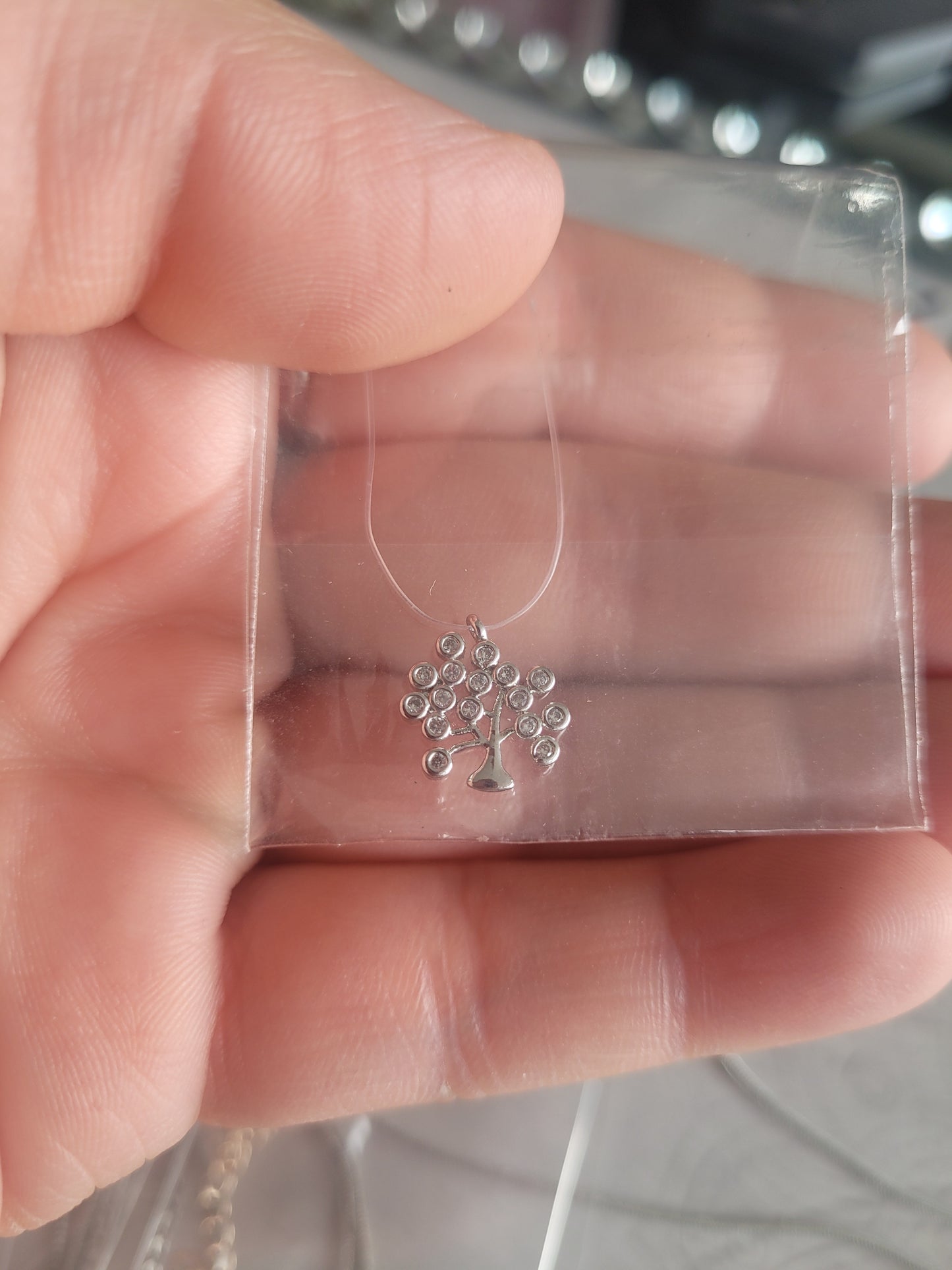 Collier fil arbre strass