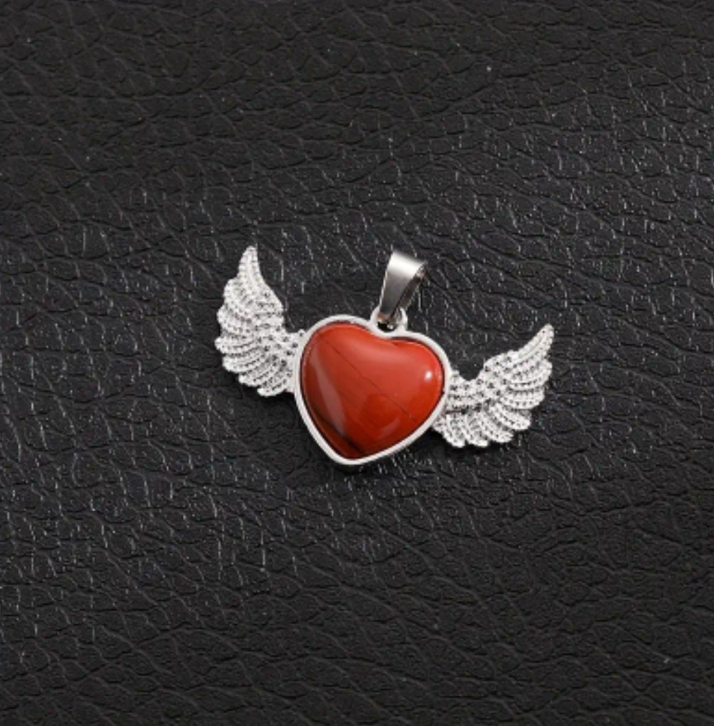 Collier Olivia coeur rouge avec ses ailes