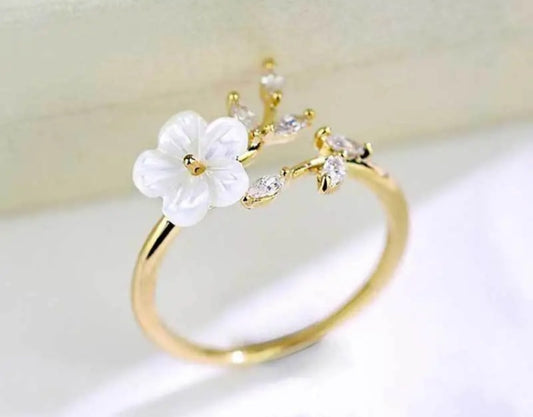 Bague Lolita design fleur doré