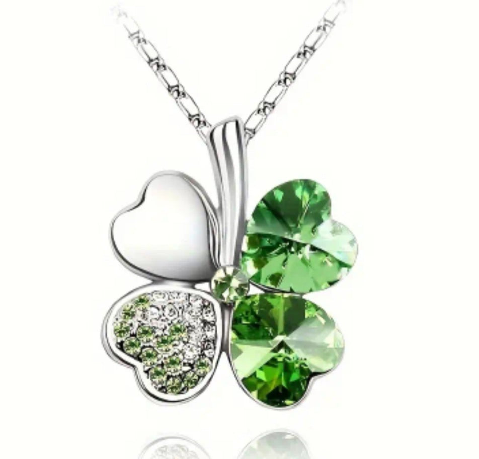 Collier Mila trèfle vert