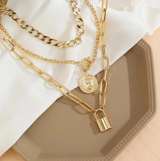 Collier Louna doré avec cadenas