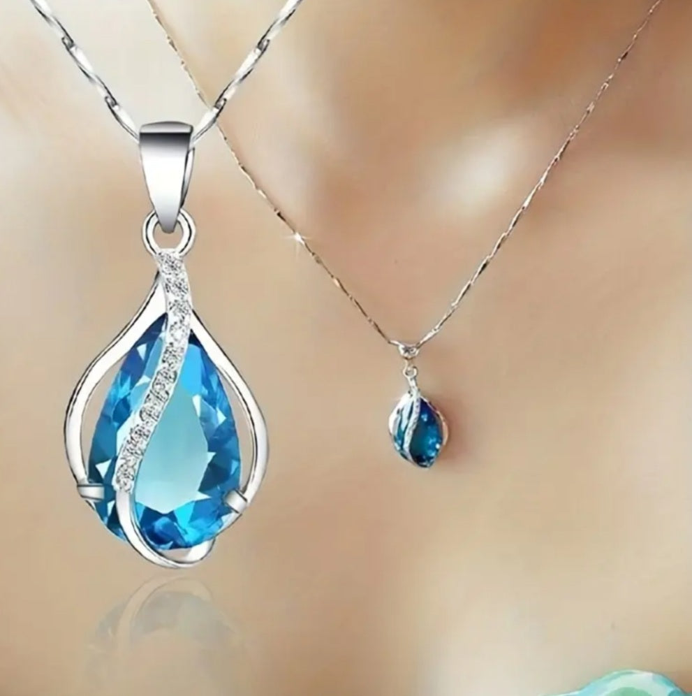 Collier Saphir bleu argenté