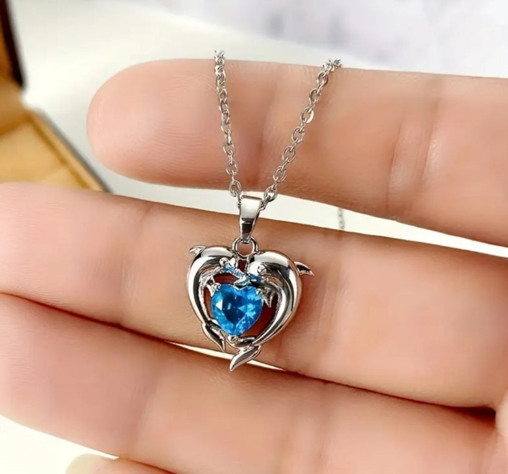 Collier Dauphins coeur bleu