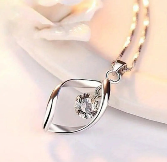 Collier Valentine argenté et strass