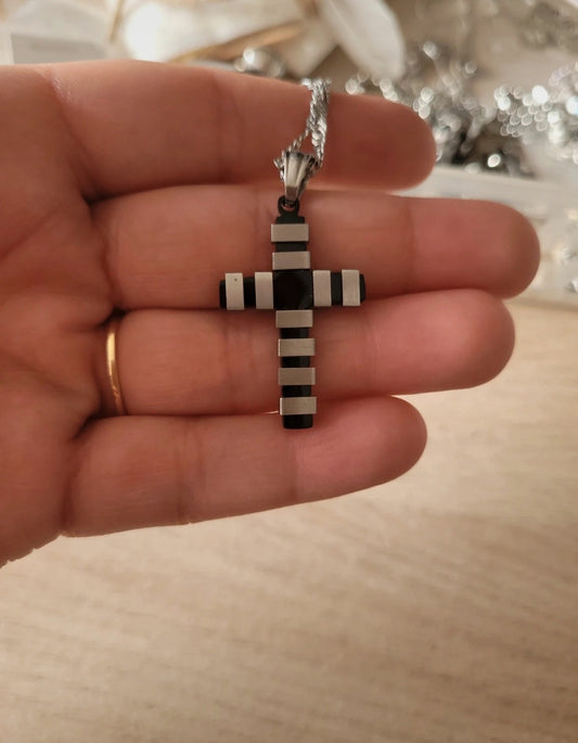 collier croix noir/argenté