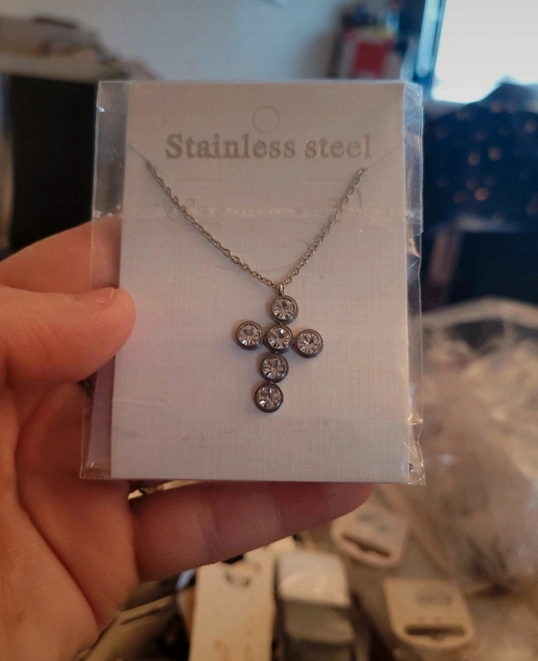 Collier croix strass blanc