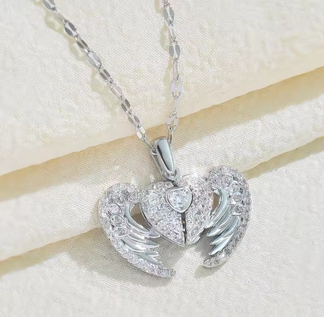 Collier Gala Amour coeur ailes strass