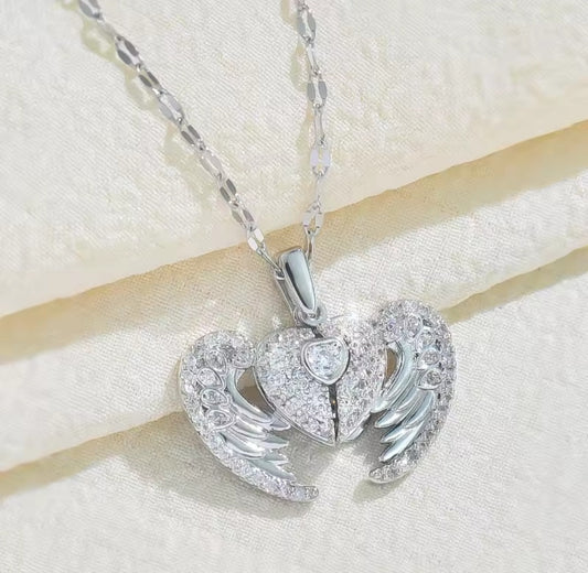 Collier Gala Amour coeur ailes strass