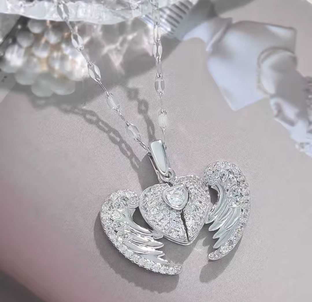 Collier Gala Amour coeur ailes strass