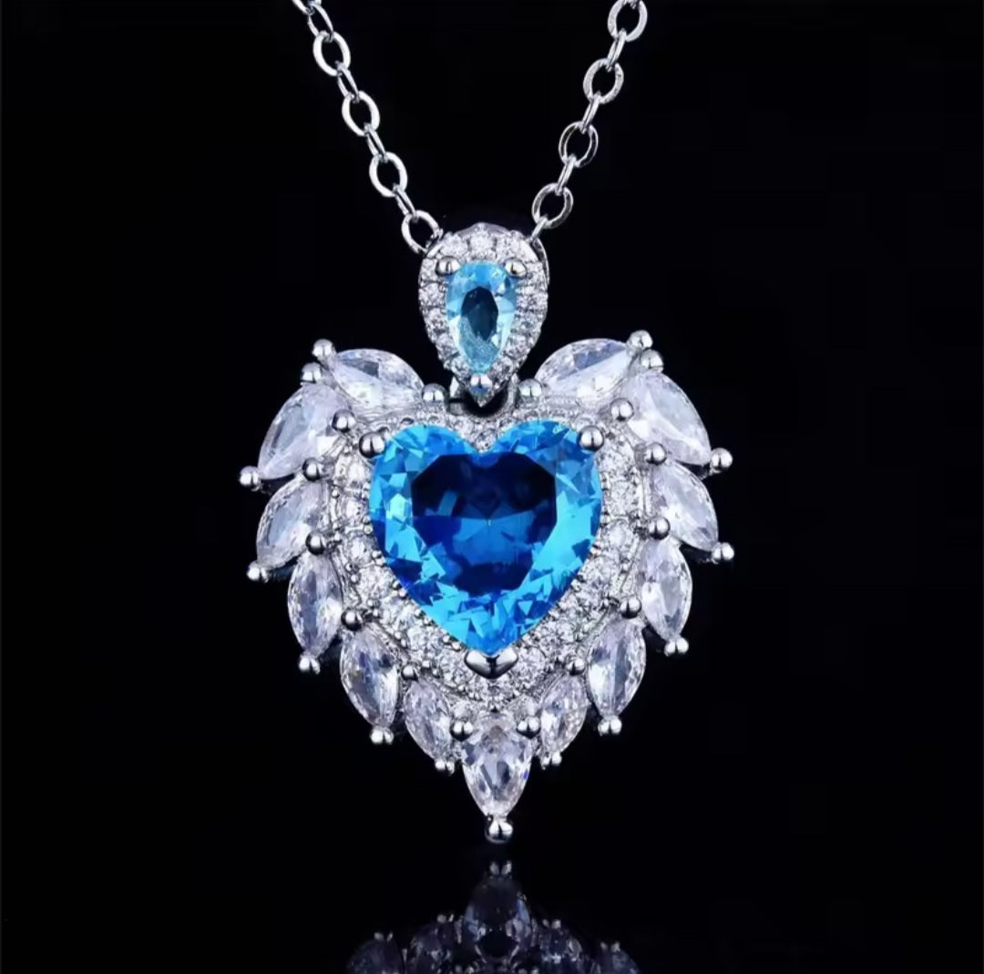 Collier Prada coeur bleu strass Ange
