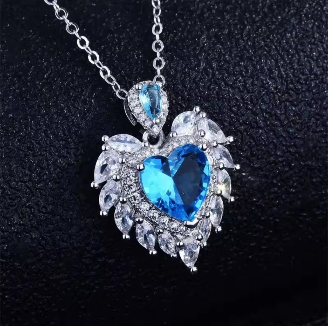 Collier Prada coeur bleu strass Ange