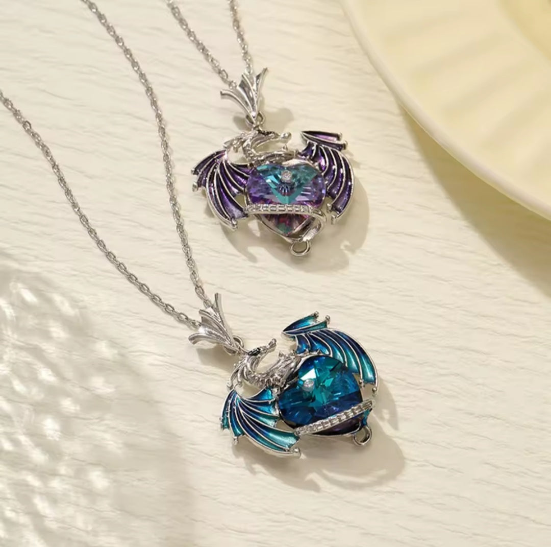 Collier spyro dragon violet et son cœur