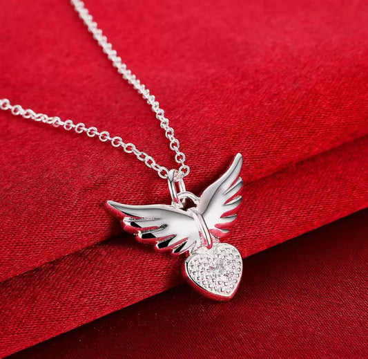 Collier Angele coeur avec ses ailes