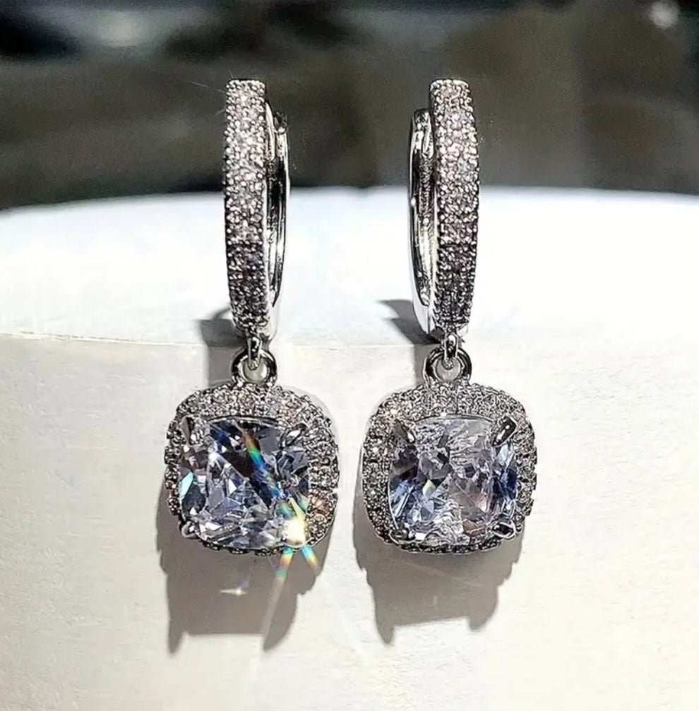 boucles Elisa forme carré brillante