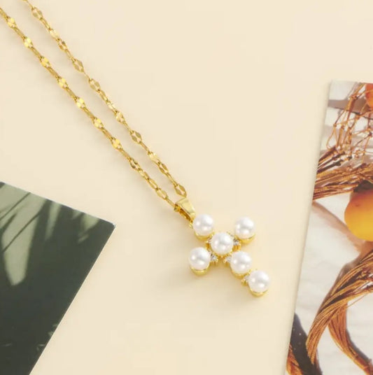 Collier croix perlé doré