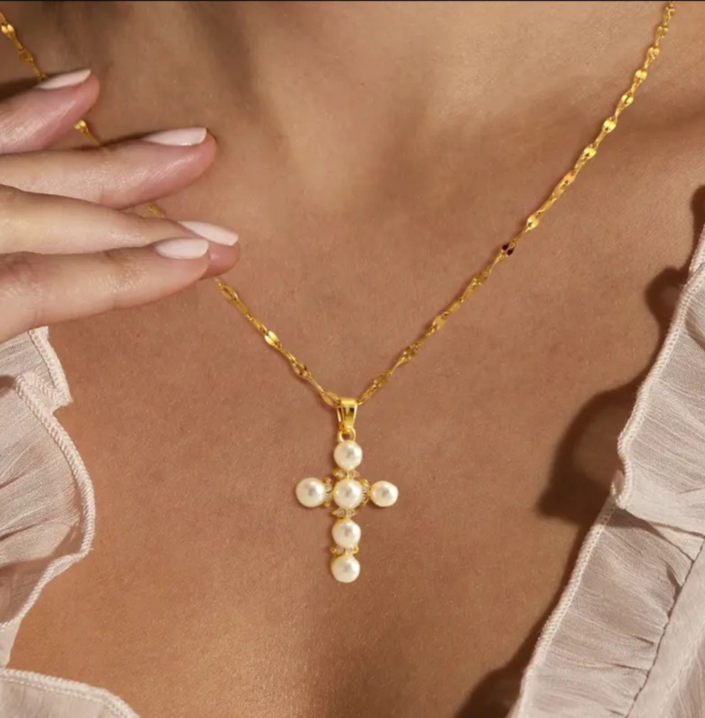 Collier croix perlé doré