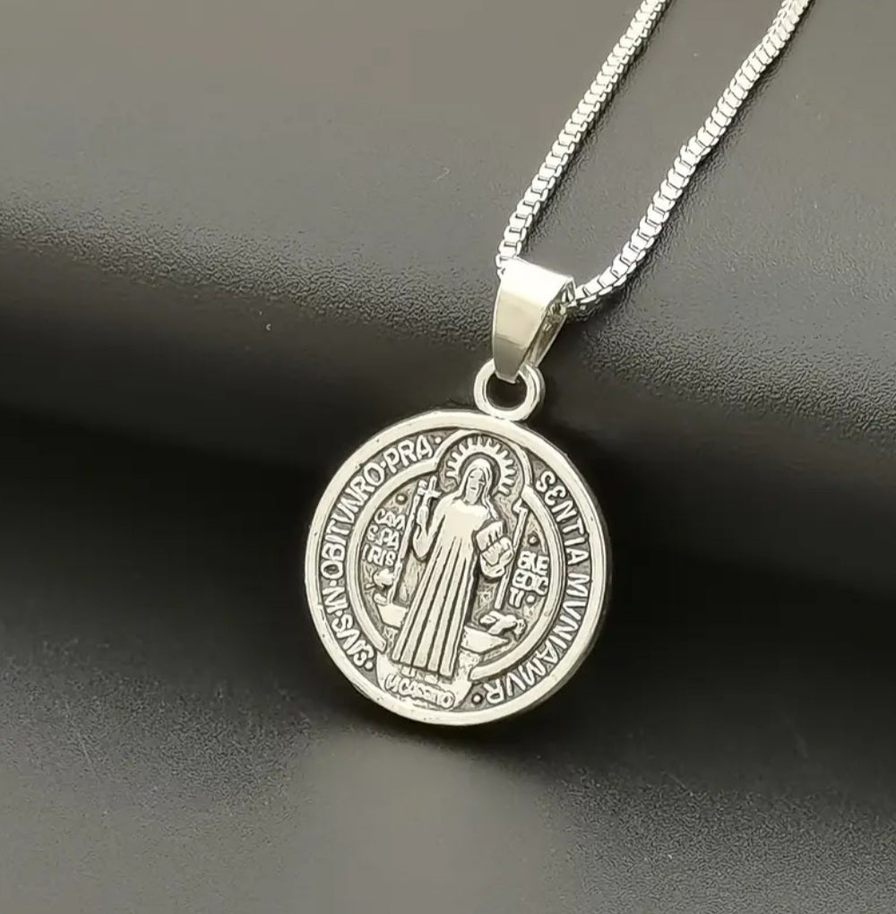 Collier Médaille Saint Benoit