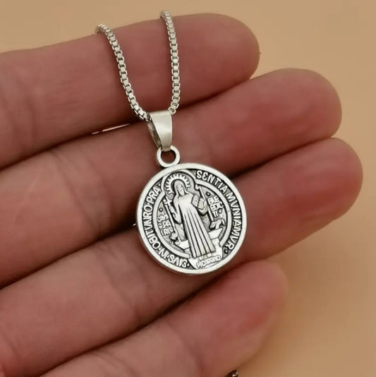 Collier Médaille Saint Benoit
