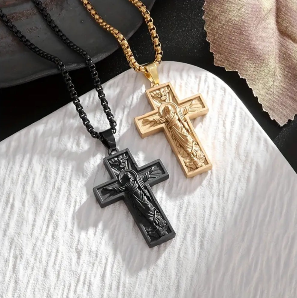 Collier croix noir en relief