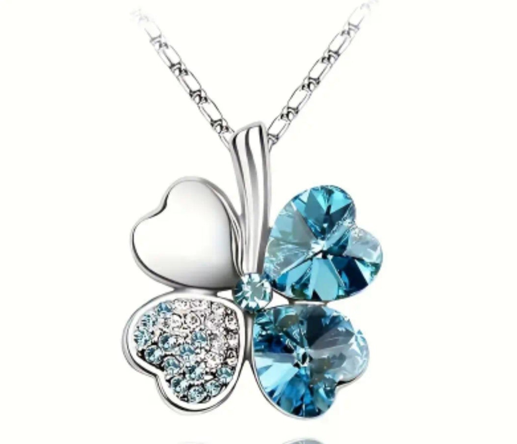 Collier Mila trèfle bleu