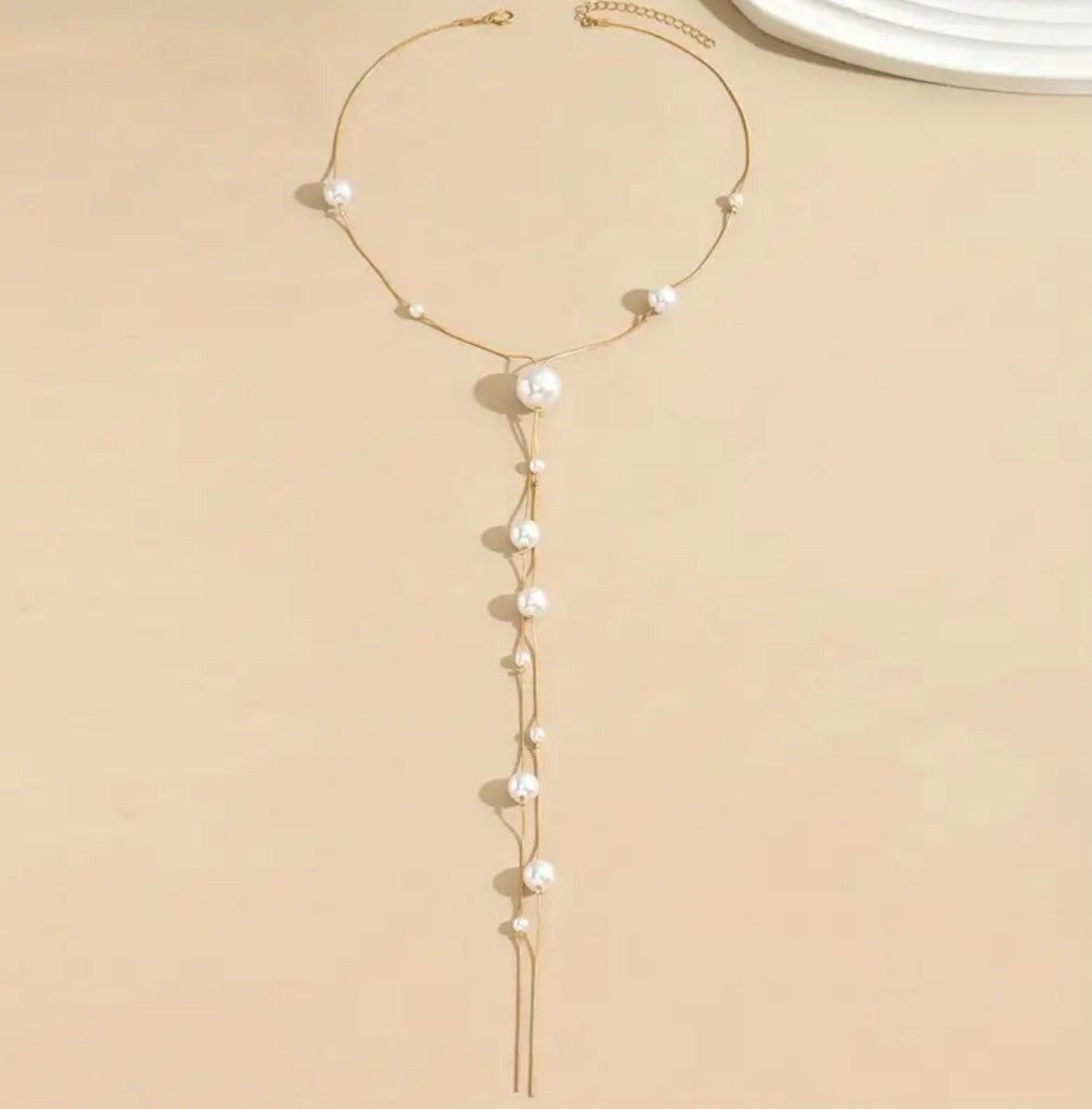 Collier Sabrina en Y avec perles