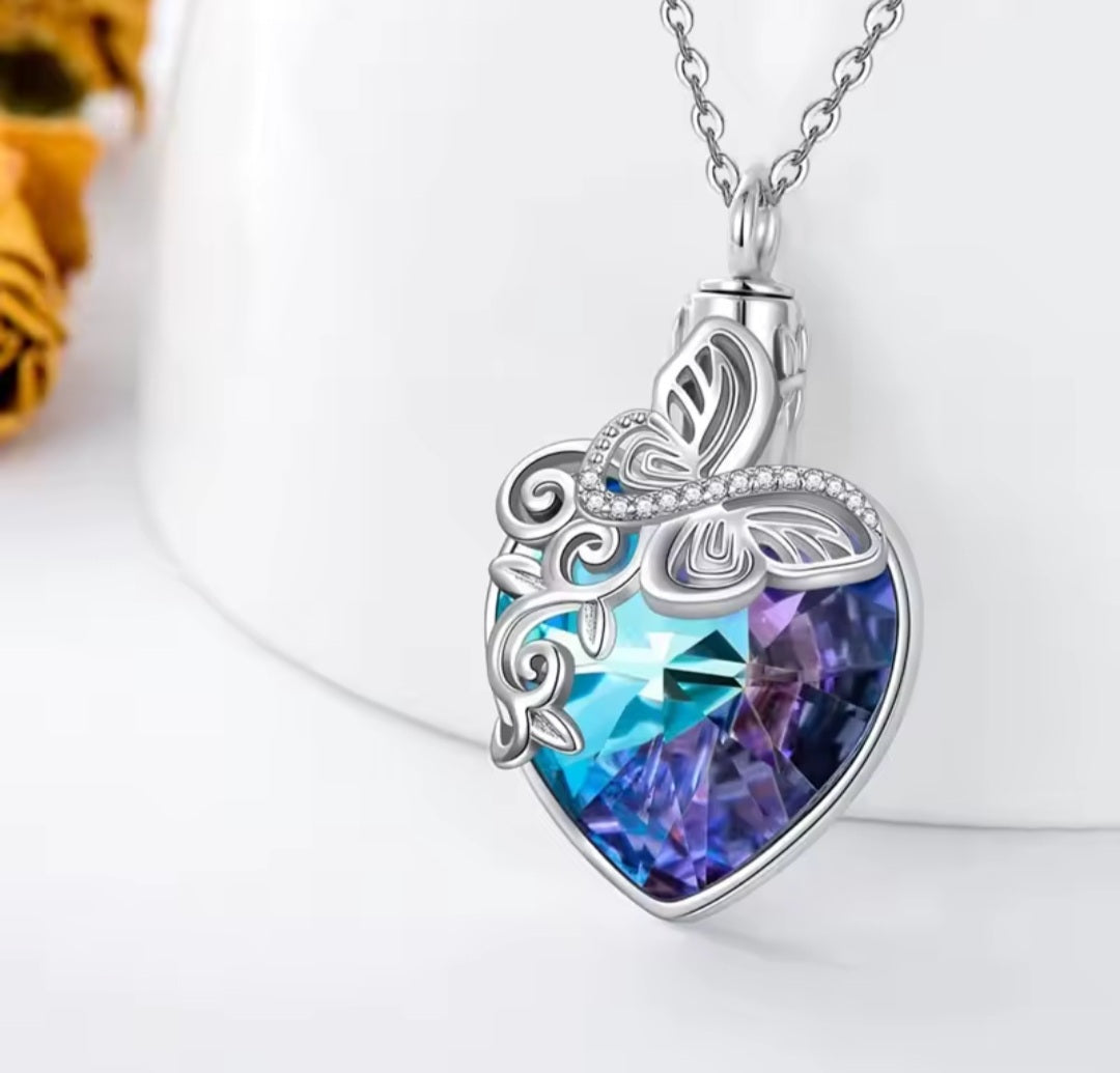 Collier Audrey coeur papillon