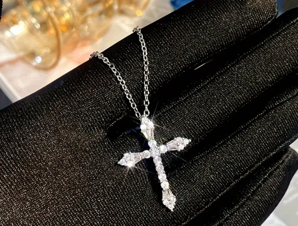 Croix Noé en strass argenté