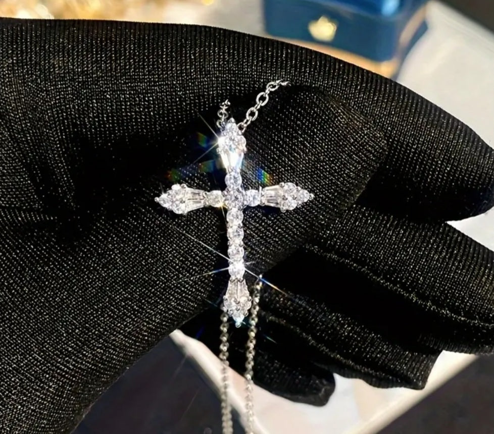 Croix Noé en strass argenté