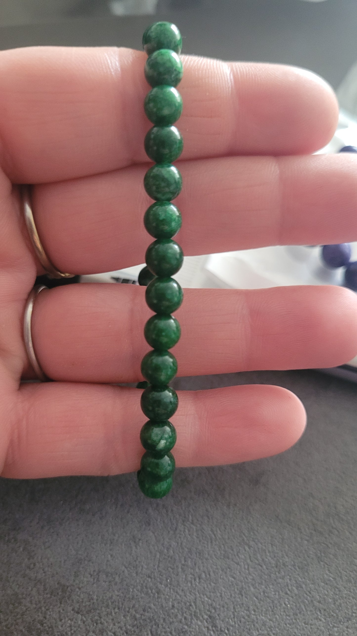 bracelet pierre bleu sèche signifie vitalité et Prospérité vert