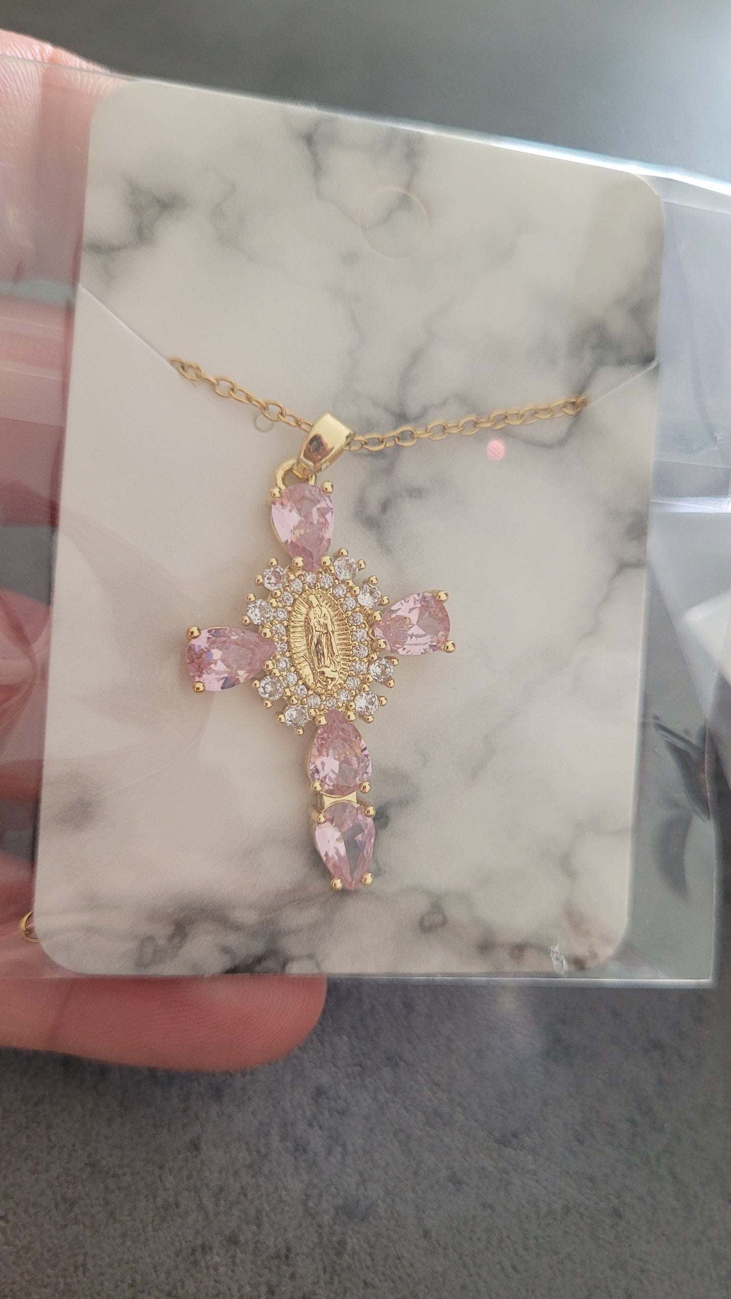 Collier croix rose doré