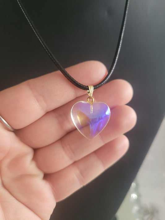 Collier coeur verre transparent reflet