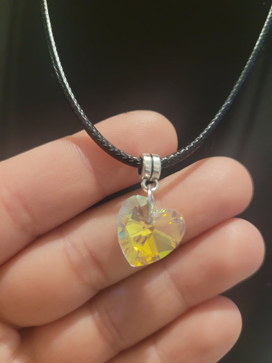 Collier coeur strass blanc reflet jaune