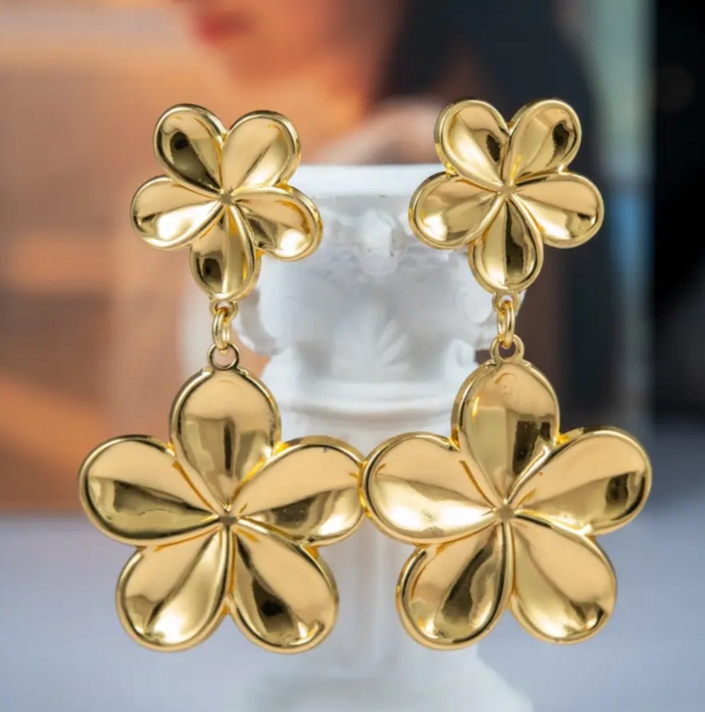 boucles pendante fleur doré