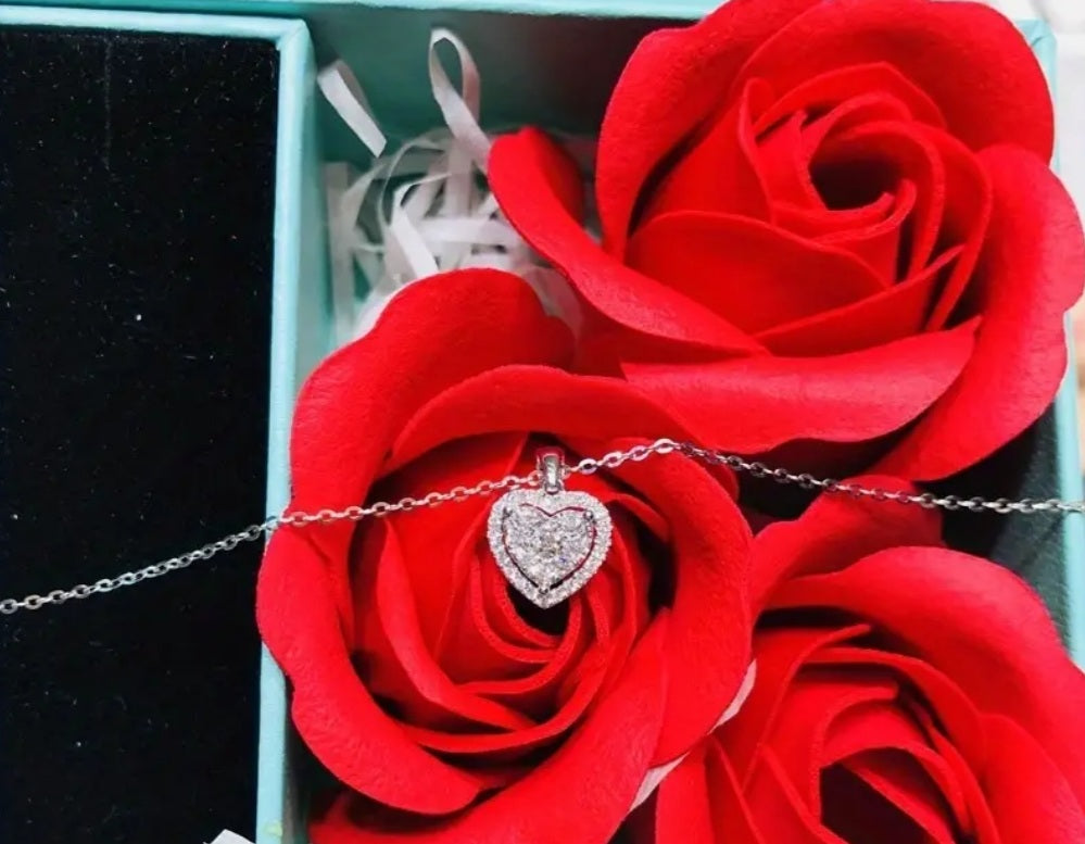 Collier Amélia coeur blanc