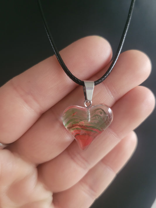 Collier en verre cœur rouge
