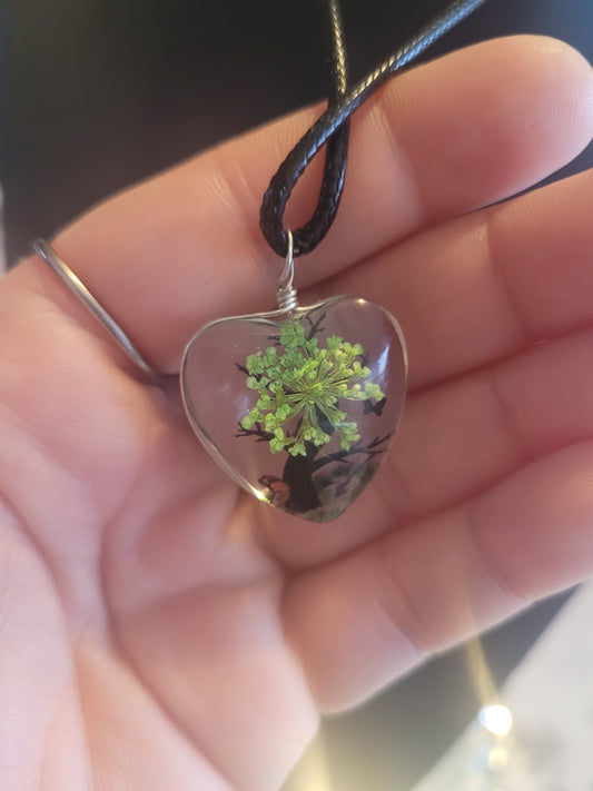 Collier coeur en verre fleur verte