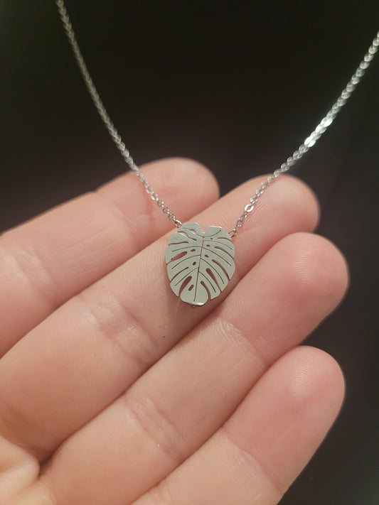 Collier feuille argenté