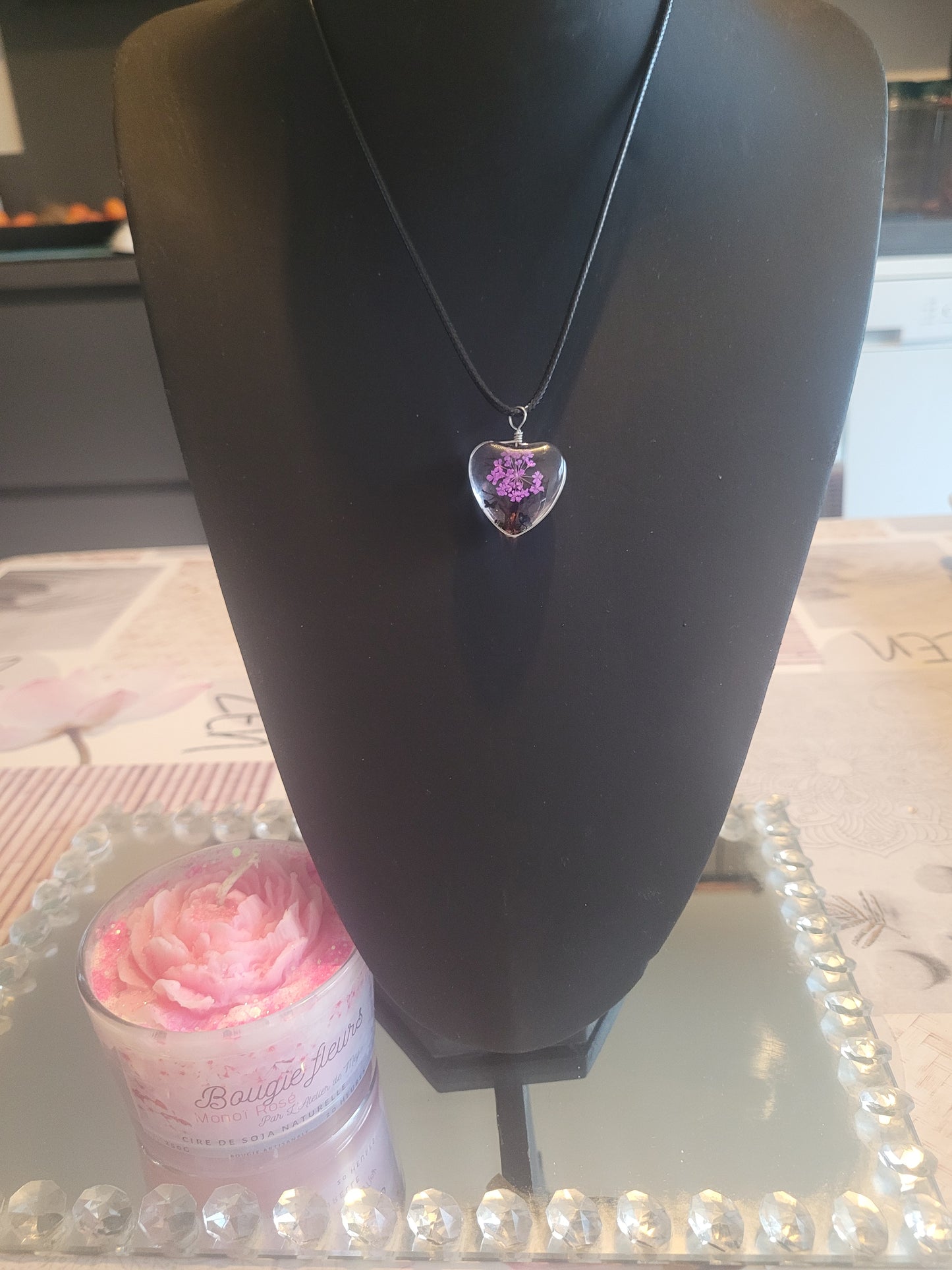 Collier coeur verre fleur violette