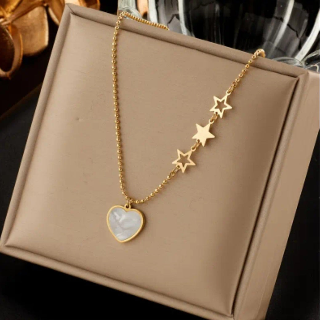 Collier Lolita doré coeur avec ses 3 étoiles 🌟